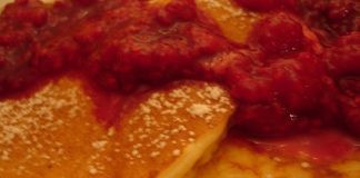 Low Carb Almond Pancakes With Raspberry Sauce low carb pancakes