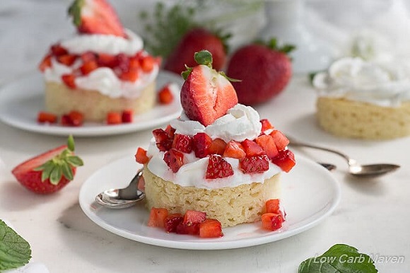 low carb strawberry shortcake