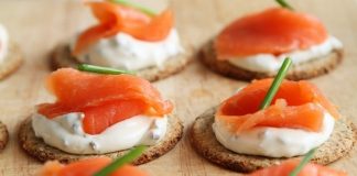 Keto Crackers Recipe – Cheese & Basil keto crackers recipe