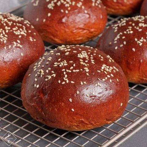 low carb brioche buns with yeast