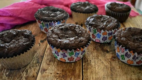 keto Easter recipes - keto chocolate cup cakes