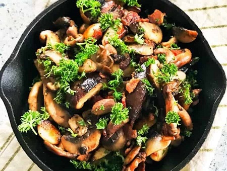 low carb mushroom side dish with bacon 
