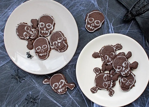 keto black skull cookies